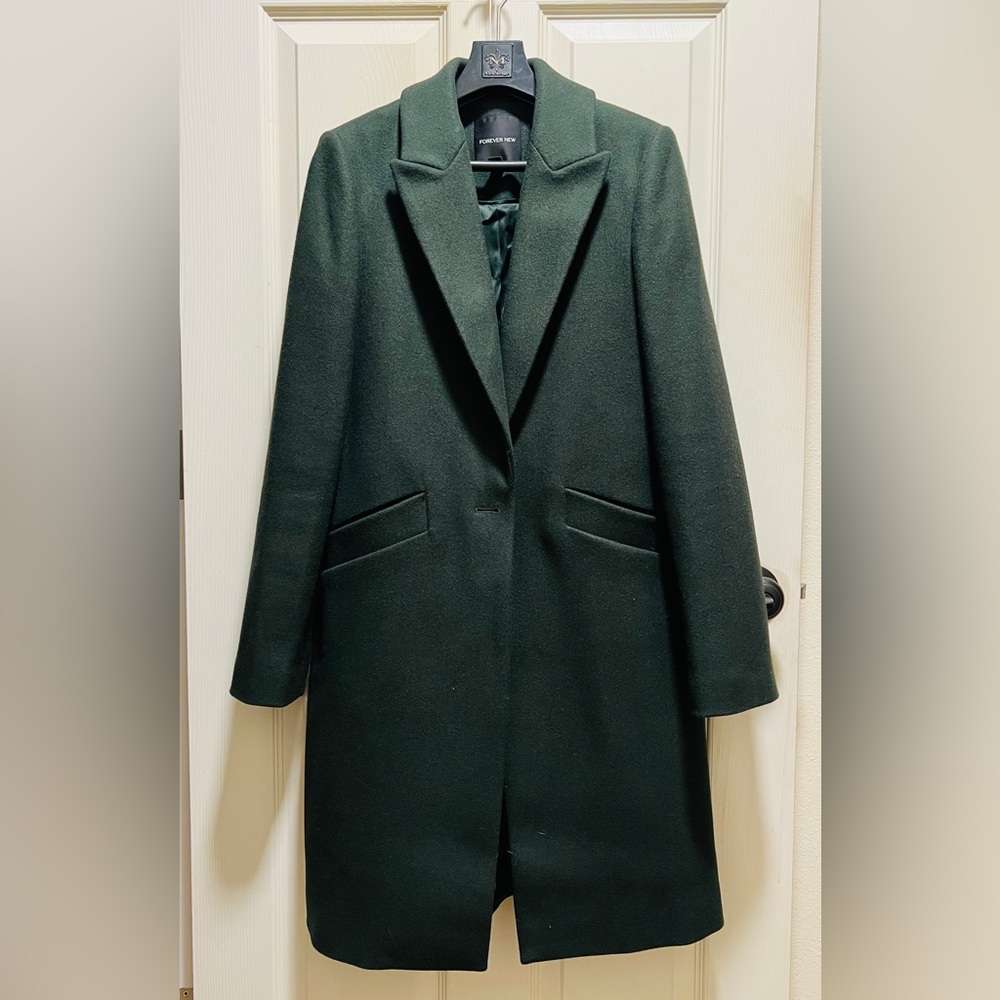 Gorgeous Forever New wool blend coat in dark forest green - size small